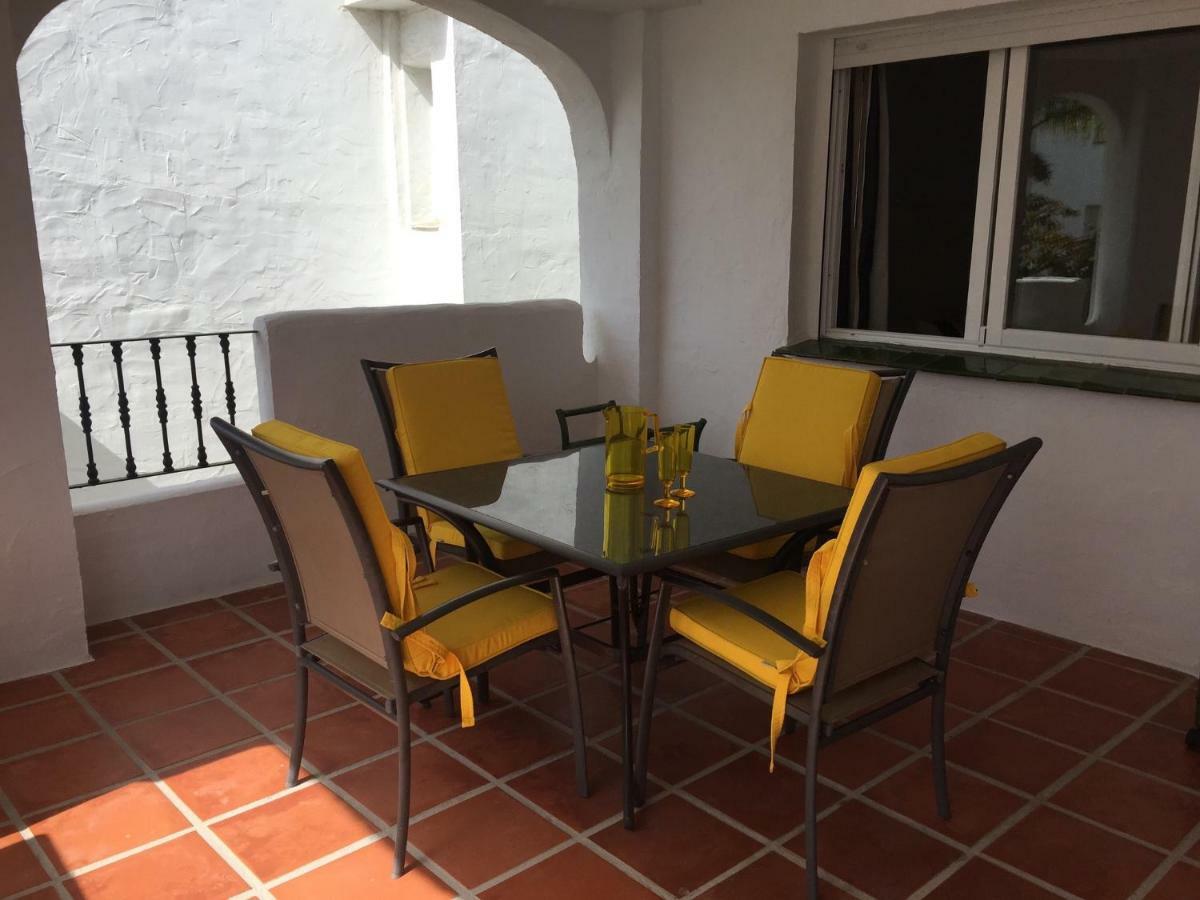 Beautiful 2 Bedroom Apartment @ Puerto Banus! 马尔韦利亚 外观 照片