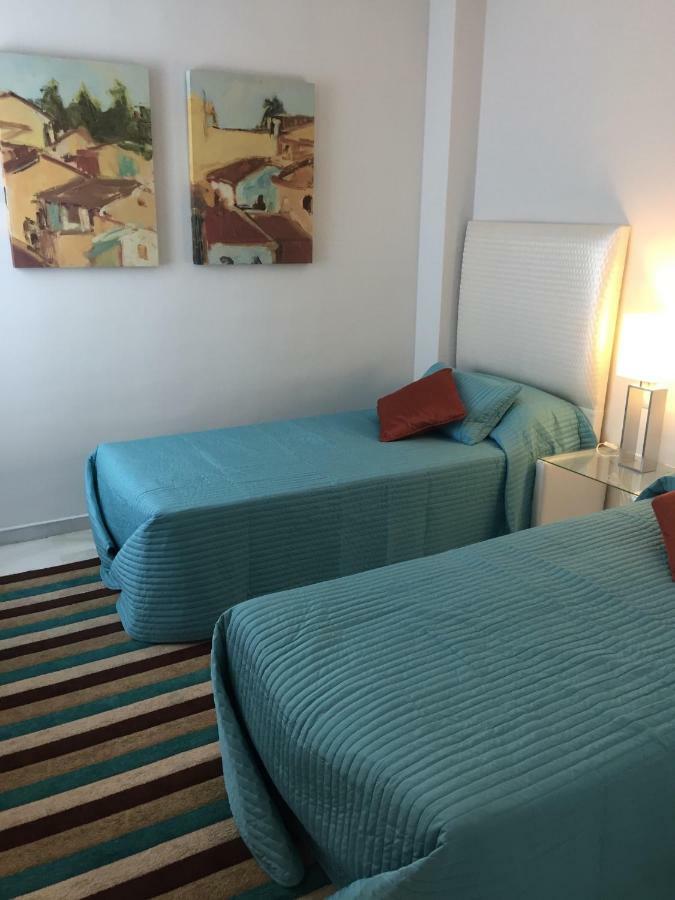 Beautiful 2 Bedroom Apartment @ Puerto Banus! 马尔韦利亚 外观 照片