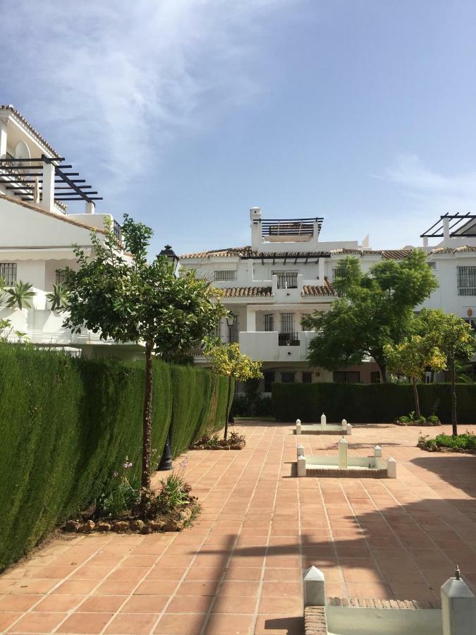 Beautiful 2 Bedroom Apartment @ Puerto Banus! 马尔韦利亚 外观 照片