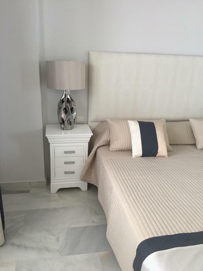 Beautiful 2 Bedroom Apartment @ Puerto Banus! 马尔韦利亚 外观 照片