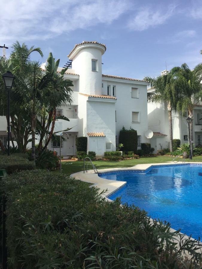 Beautiful 2 Bedroom Apartment @ Puerto Banus! 马尔韦利亚 外观 照片
